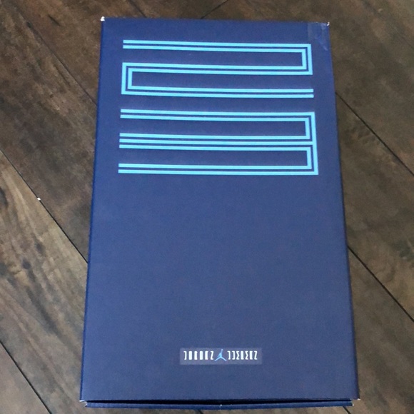 Nike Air Jordan 11 Retro Mens 9.5 - Picture 13 of 13